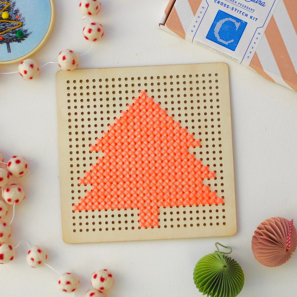 A Pegboard Christmas Tree Pattern