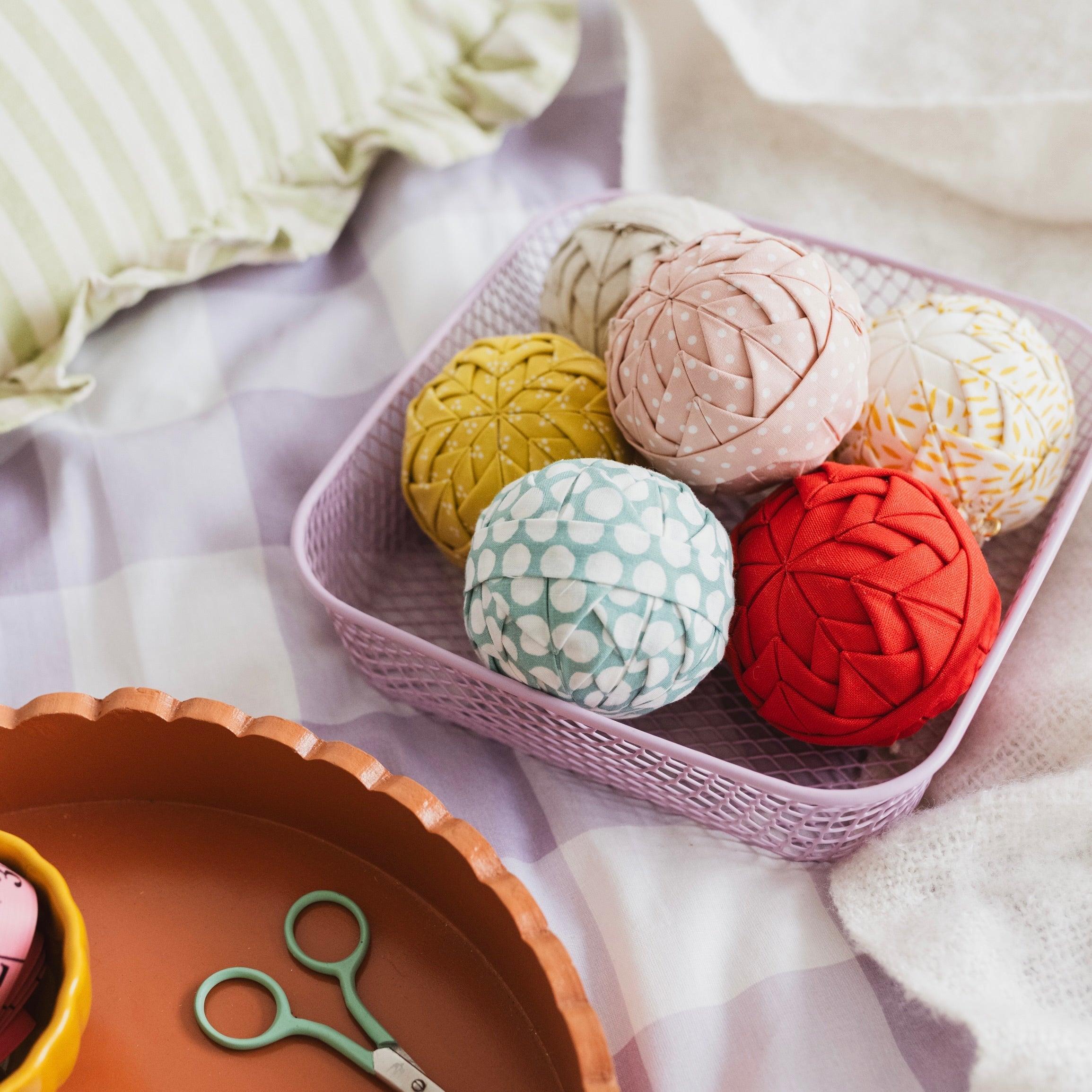 Fabric Baubles or My Favourite Non-Messy Craft