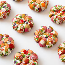Load image into Gallery viewer, Pumpkin Pin Cushion