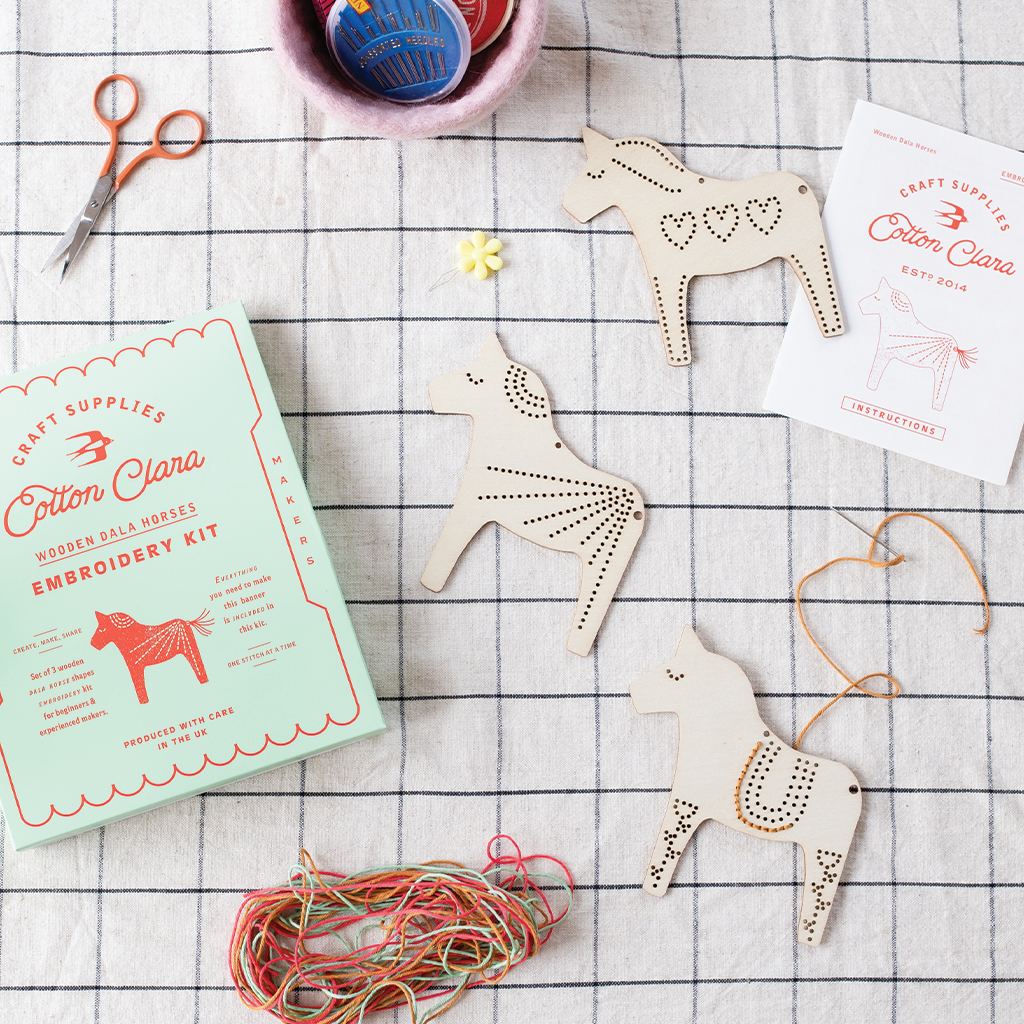 Dala Horses Embroidery Board Kit