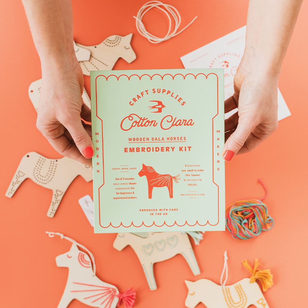 Dala Horses Embroidery Board Kit