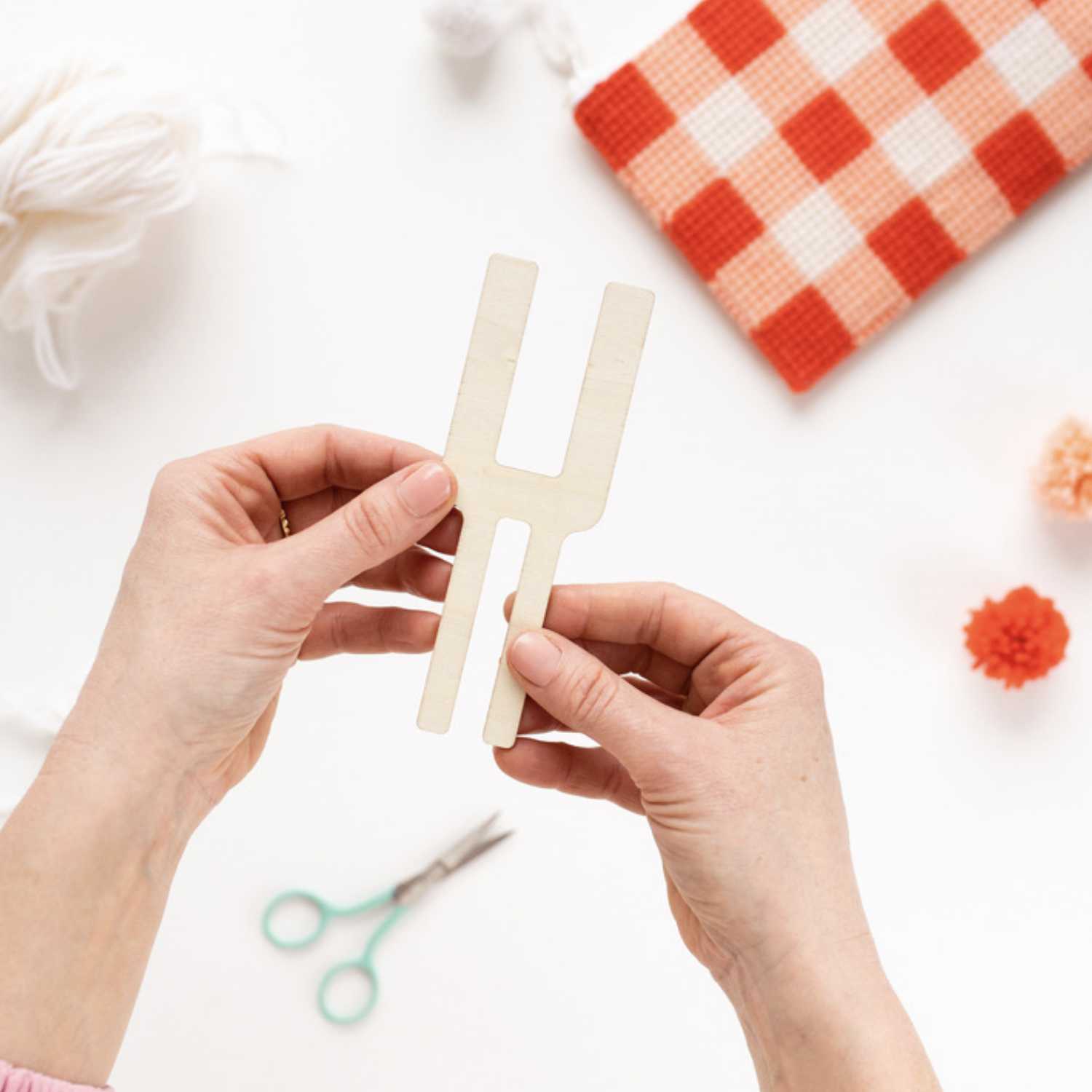 Wooden Pom Pom Maker