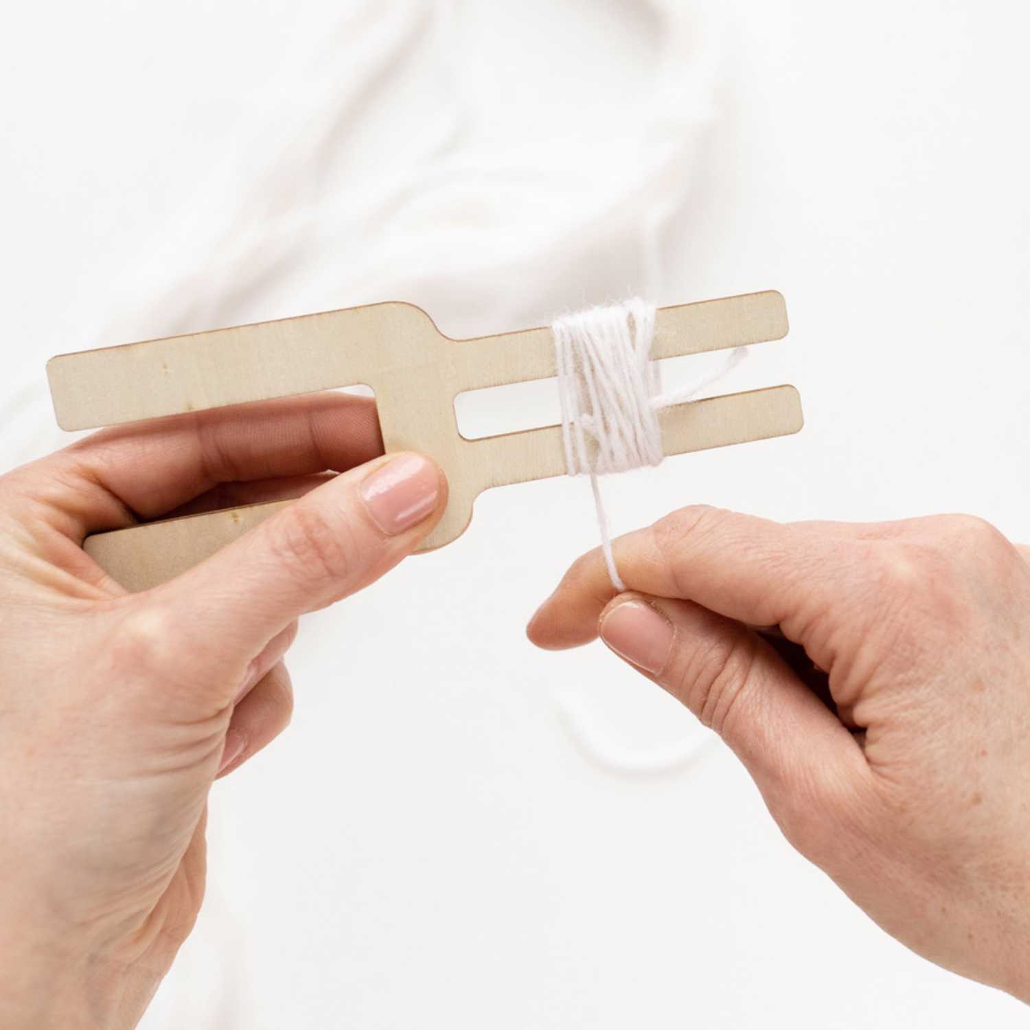 Wooden Pom Pom Maker