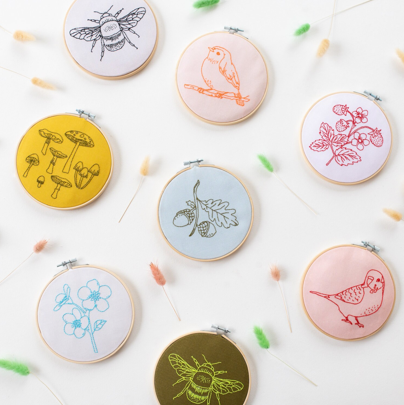 Bee Embroidery Hoop Kit
