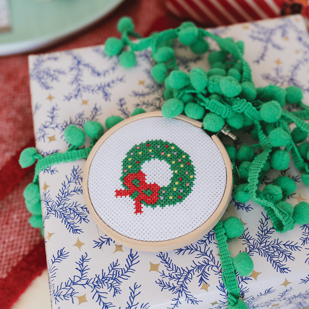 Cotton Clara Cross Stitch Kit Christmas Wreath Cross Stitch Kit