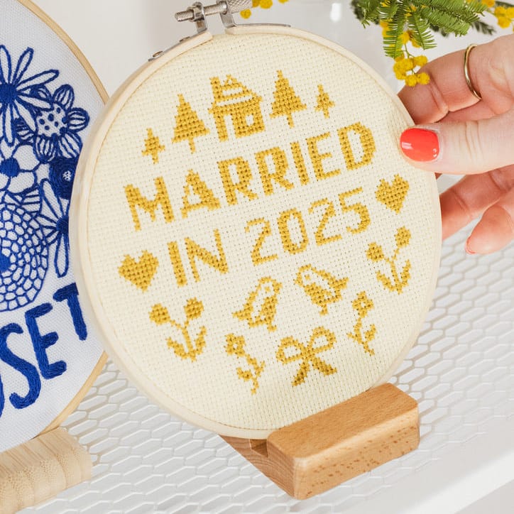 Cotton Clara Wooden Embroidery Hoop Holder/Display Stand