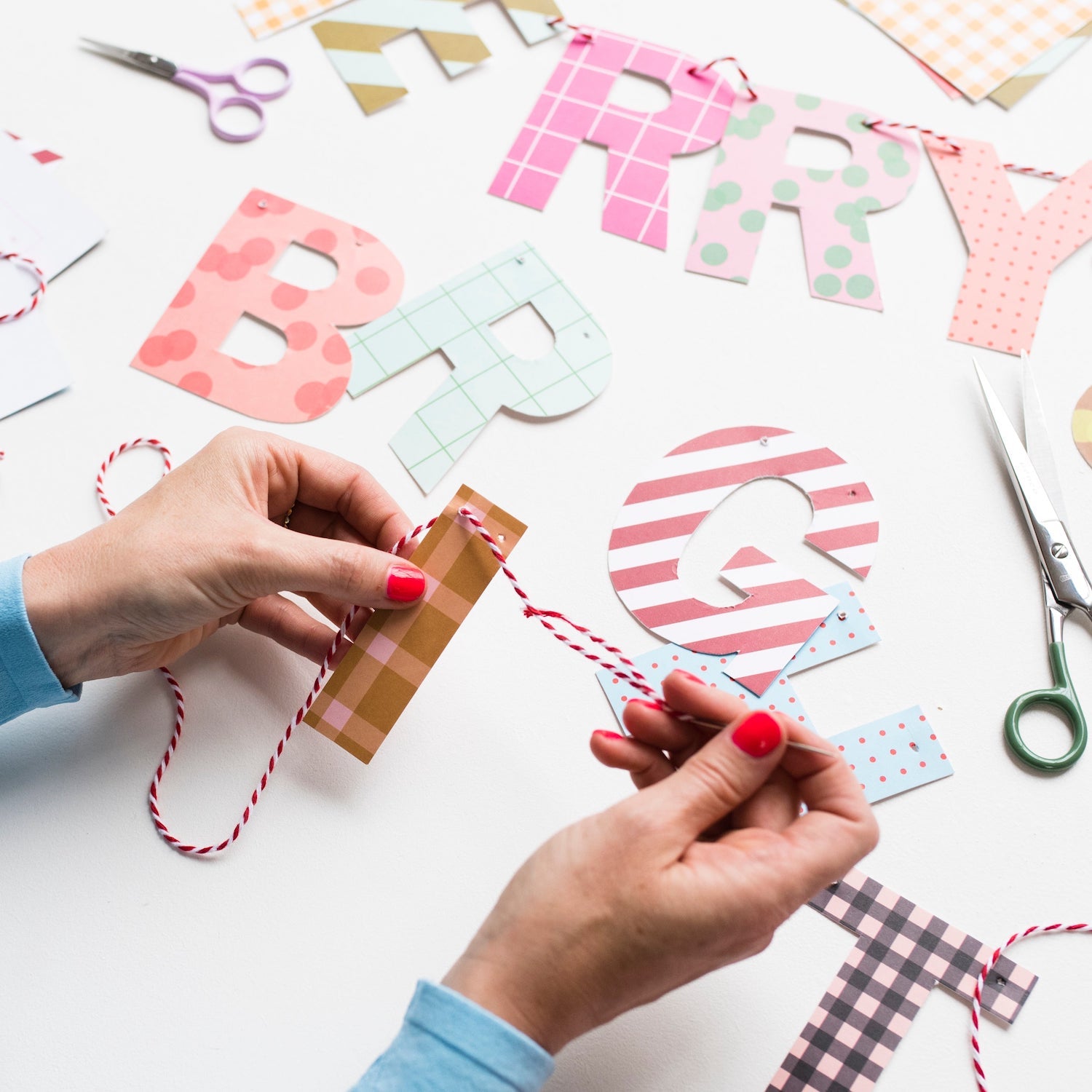 Merry & Bright Garland 13