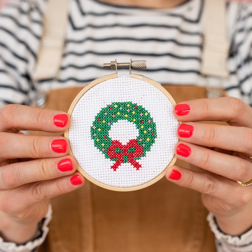 Cotton Clara Cross Stitch Kit Christmas Wreath Cross Stitch Kit