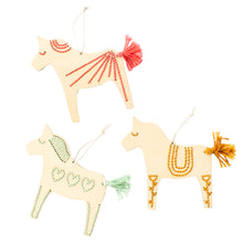 Load image into Gallery viewer, Dala horse wooden embroidery kit