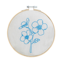 Load image into Gallery viewer, Forget Me Not Embroidery Hoop Kit